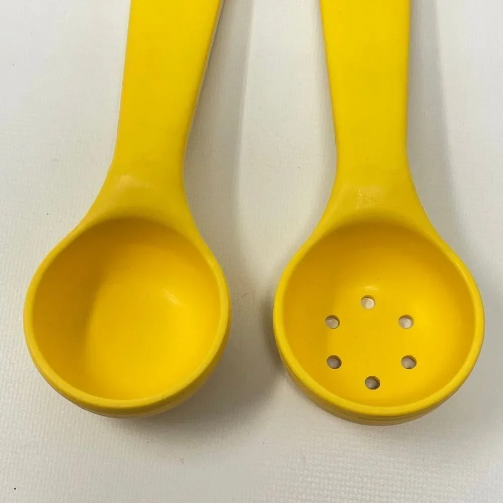 Carlisle 4921 & 4923 1 oz 30ml Yellow Short Handle Portion Spoon Lot of 2